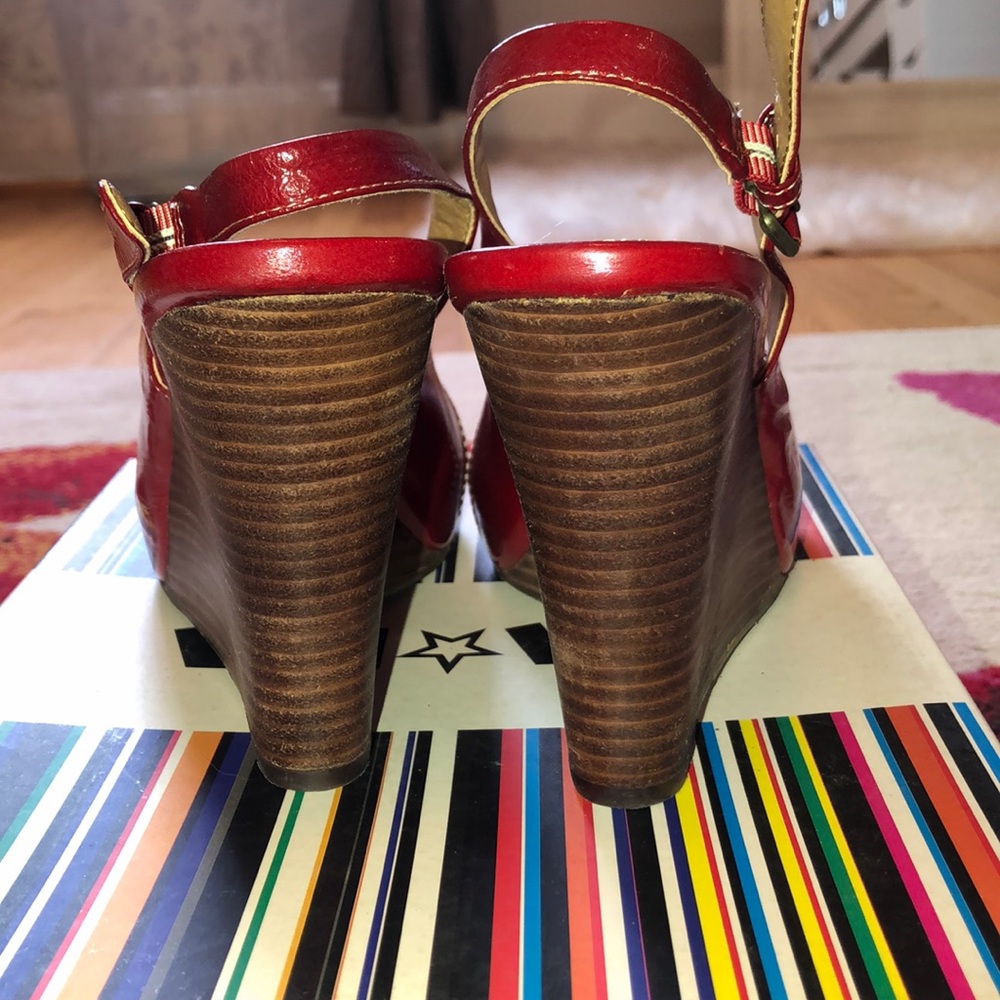 Red wedges - Picture 3 of 8